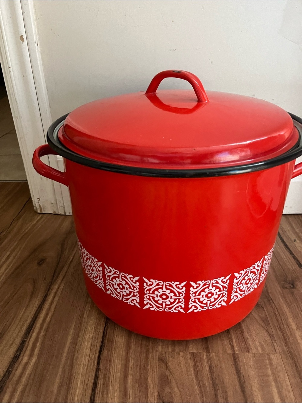 Red Enamel Stockpot with Decorative White Pattern